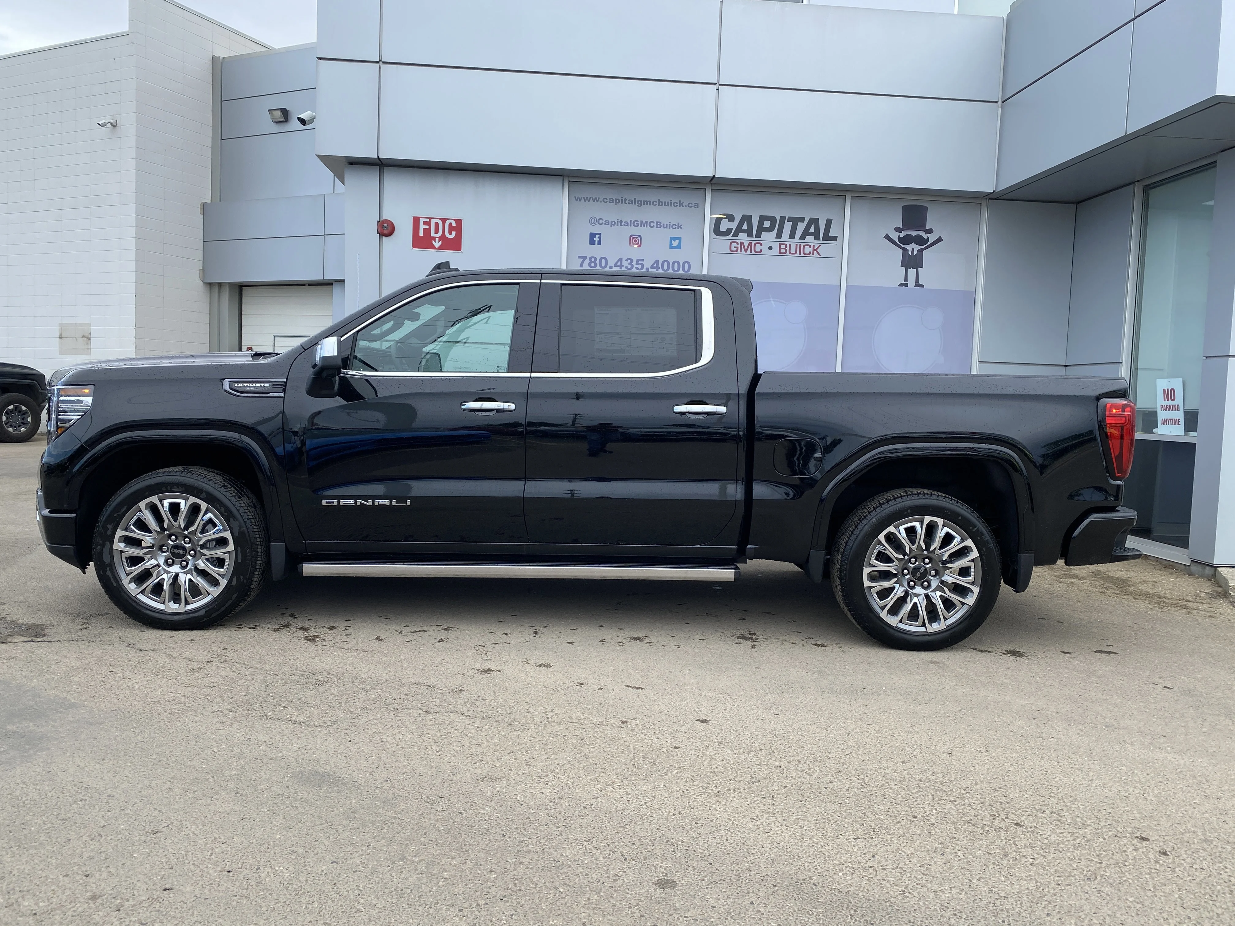 New 2026 ONYX BLACK GMC Denali Ultimate image 3