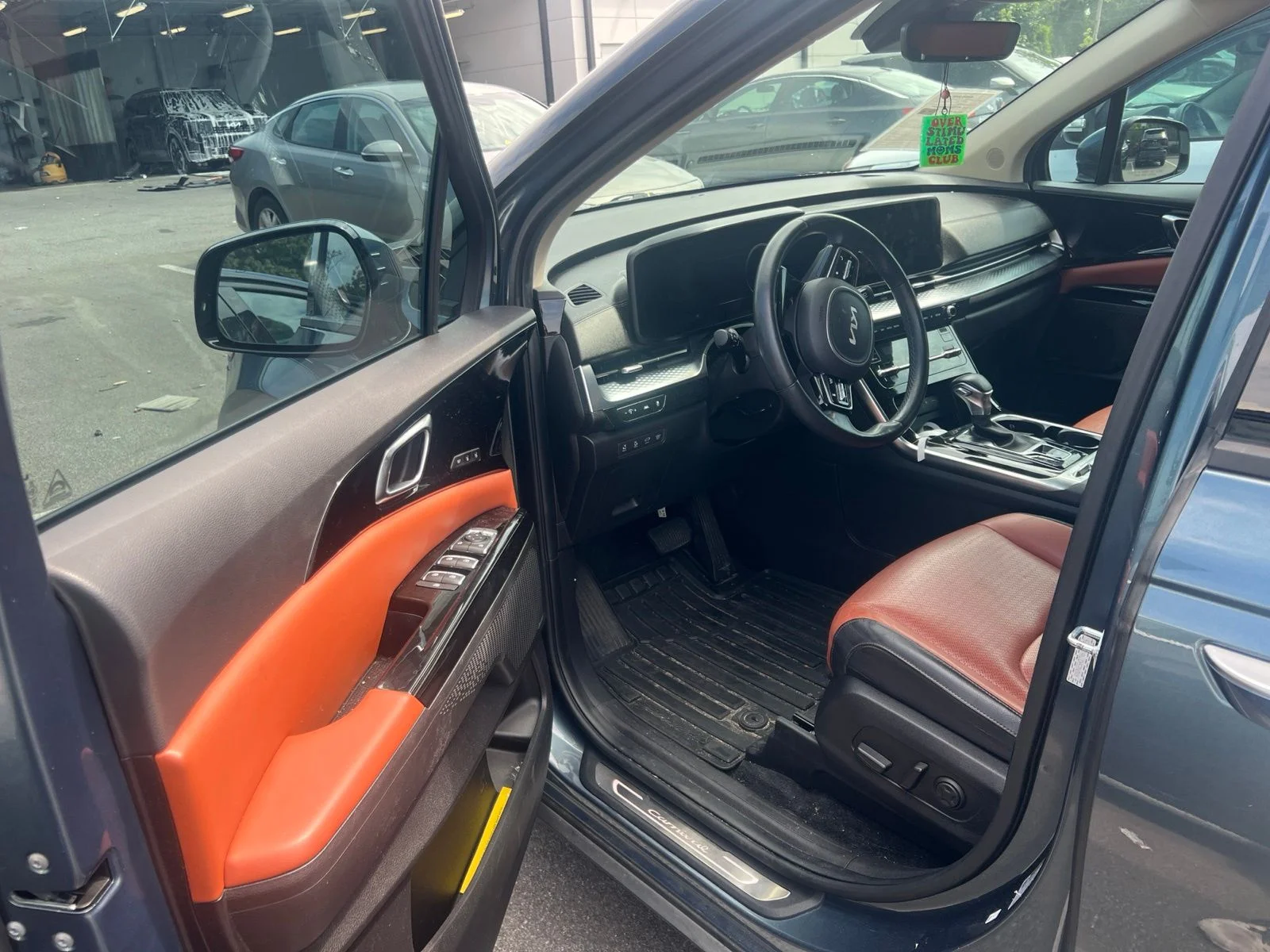 Used 2022 Blue Kia SX Prestige image 4