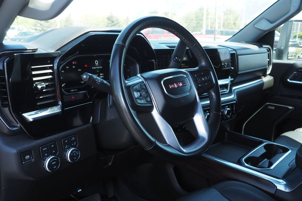 Used 2024 White GMC SLT image 13