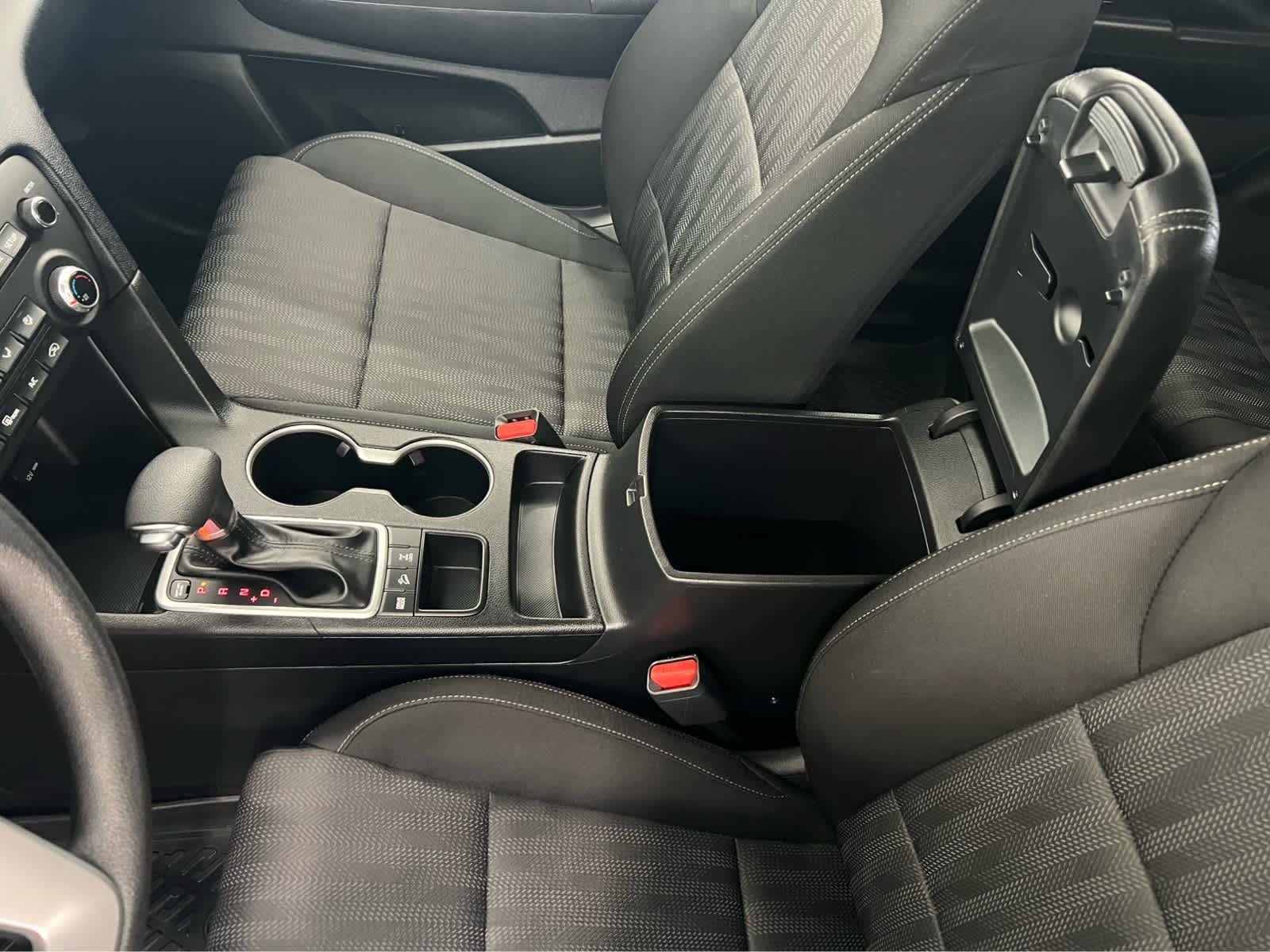 2022 Kia Sportage LX - Photo 19
