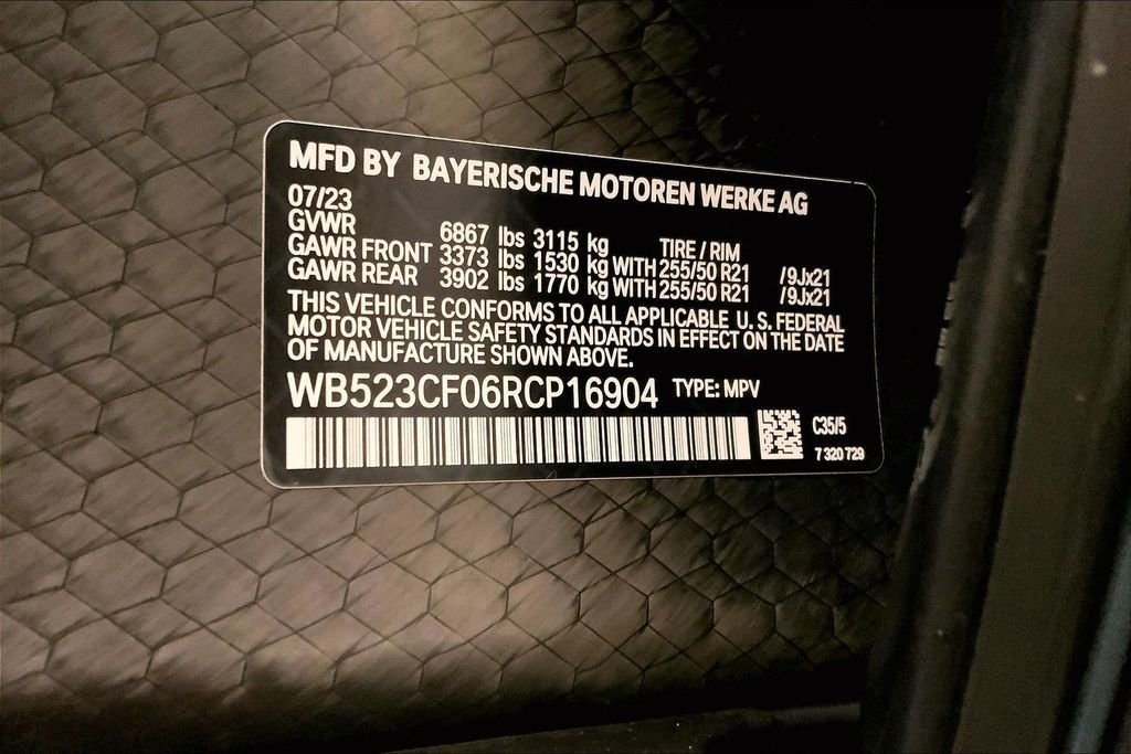 Used 2024 Blue BMW xDrive50 image 29