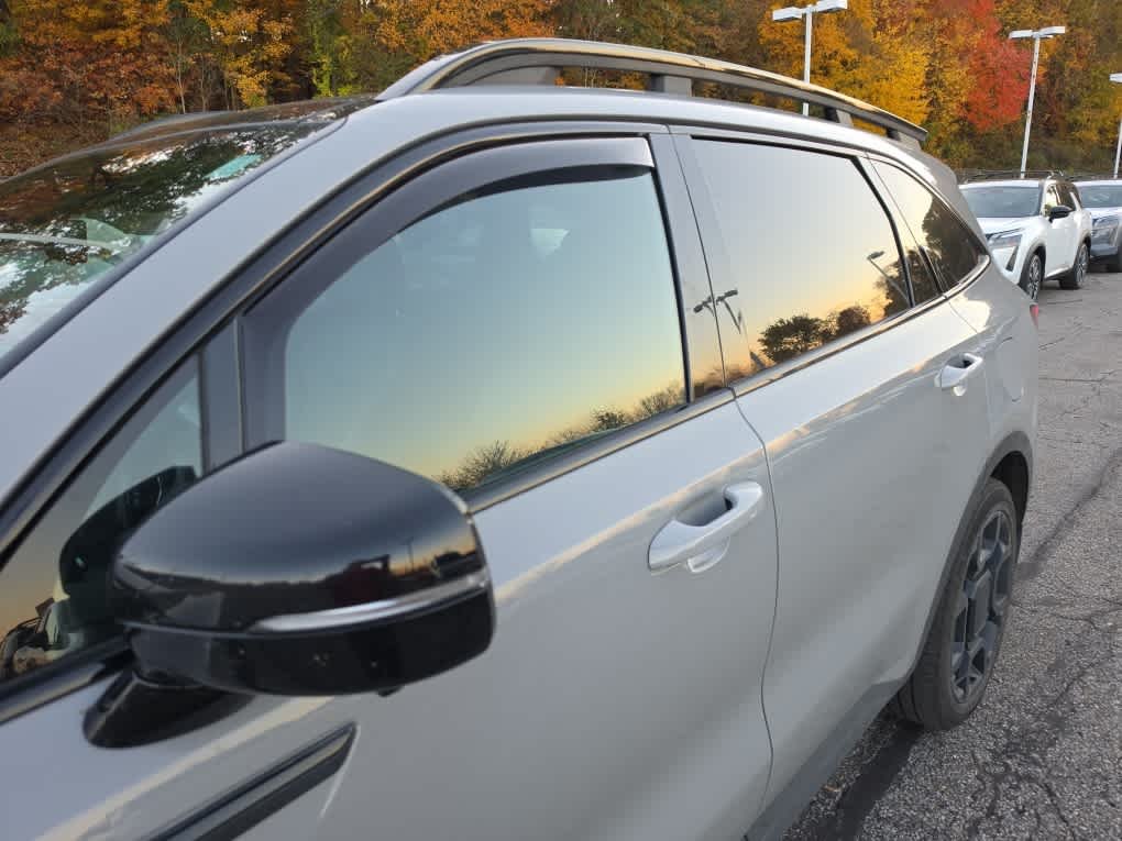Used 2025 Wolf Gray Kia X-Line SX Prestige image 4