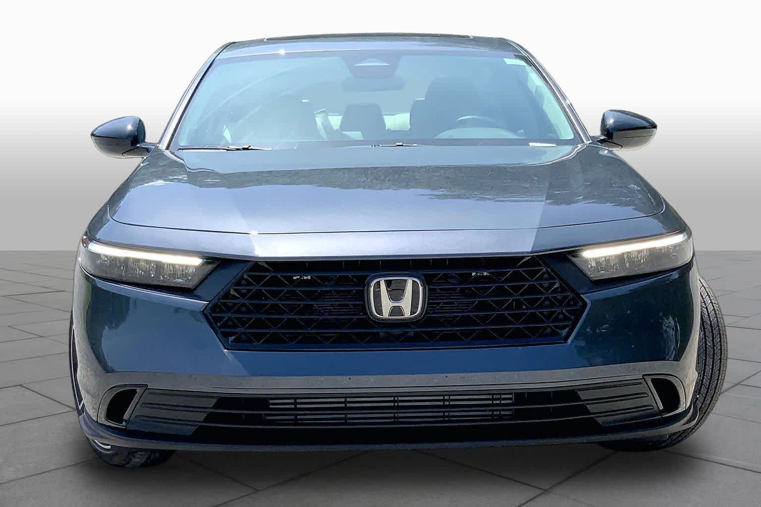 New 2026 Meteorite Gray Metallic Honda SE image 3