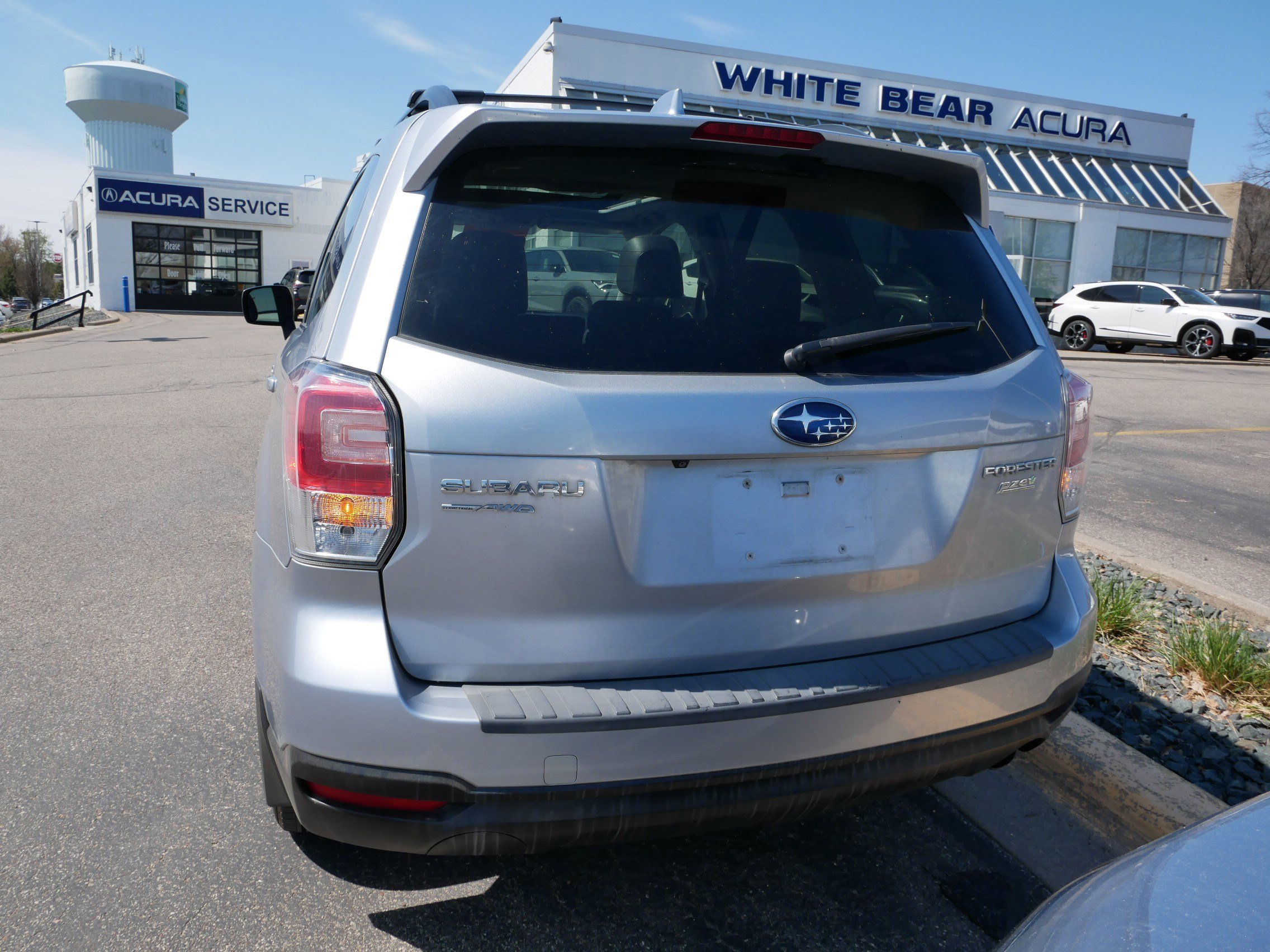 Used 2017 Ice Silver Metallic Subaru Limited image 5