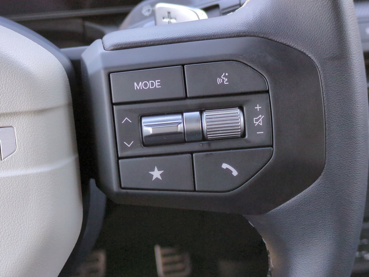 New 2025 Snow White Pearl Kia GT-Line Turbo image 30