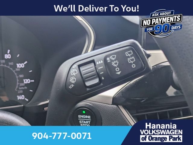 Used 2020 Blue Ford SE image 28