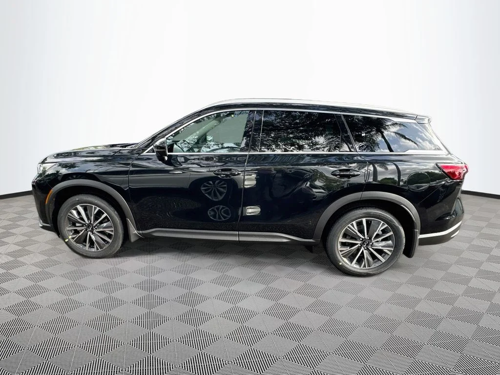 New 2027 MINERAL BLACK INFINITI Luxe FWD image 8