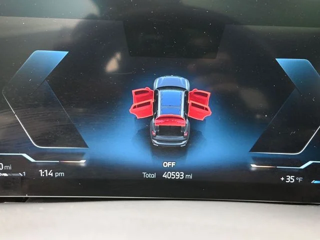 Used 2024 Gray BMW xDrive40i image 11