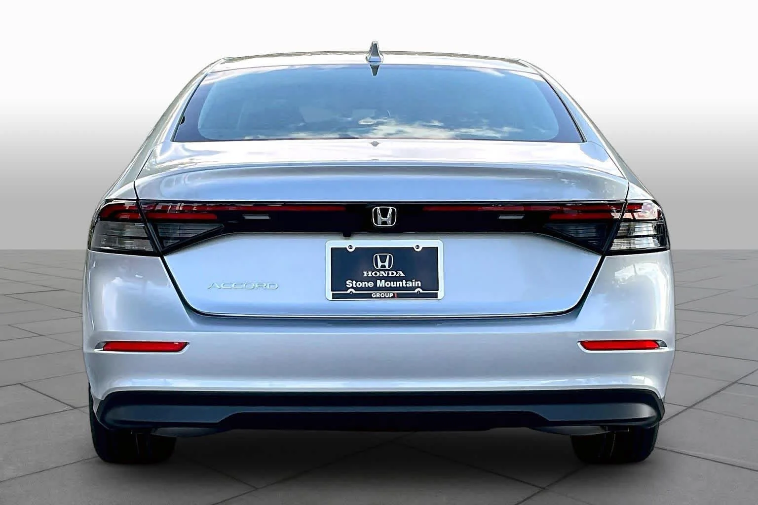 New 2026 Solar Silver Metallic Honda LX image 4