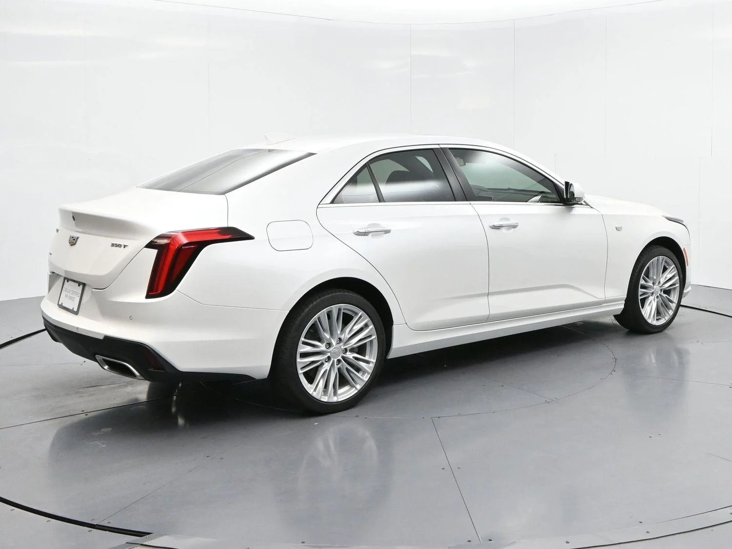 Certified Used 2022 Crystal White Tricoat Cadillac Premium Luxury image 7