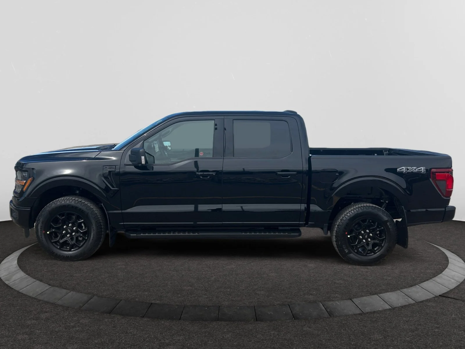New 2026 Agate Black Metallic Ford XLT image 2