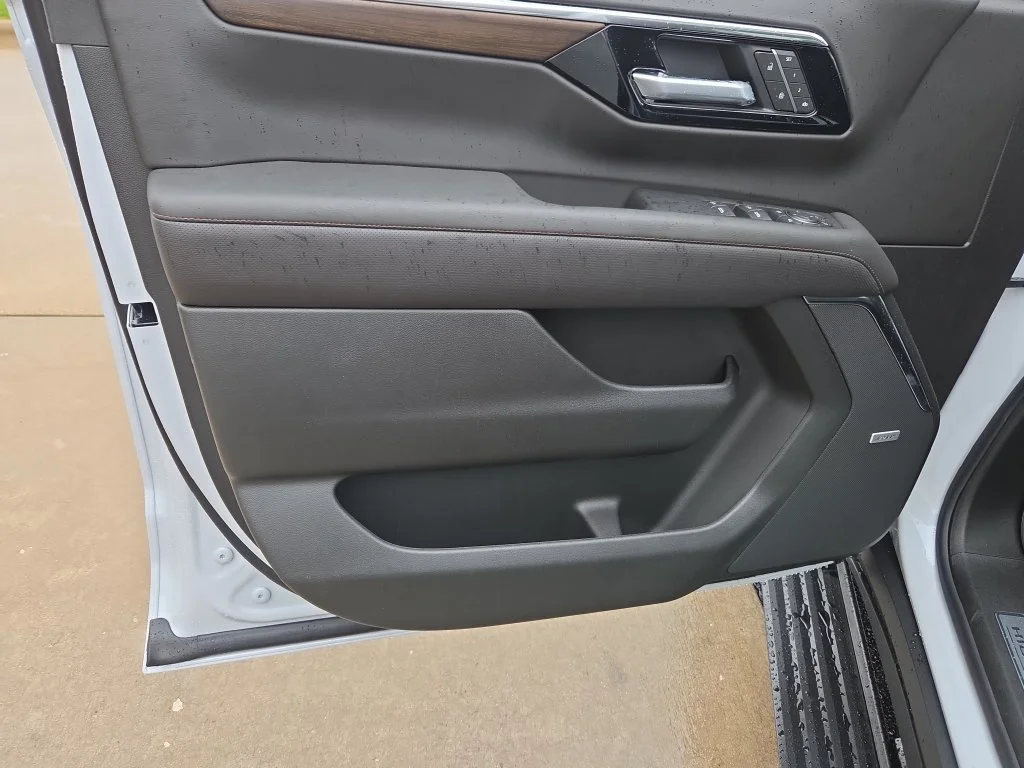 2027 Chevrolet Tahoe High Country - Photo 25