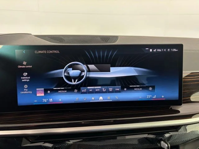 New 2026 Mineral White Metallic BMW xDrive40i image 26