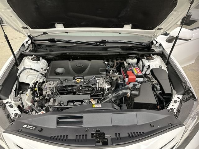 Used 2019 White Toyota SE image 34