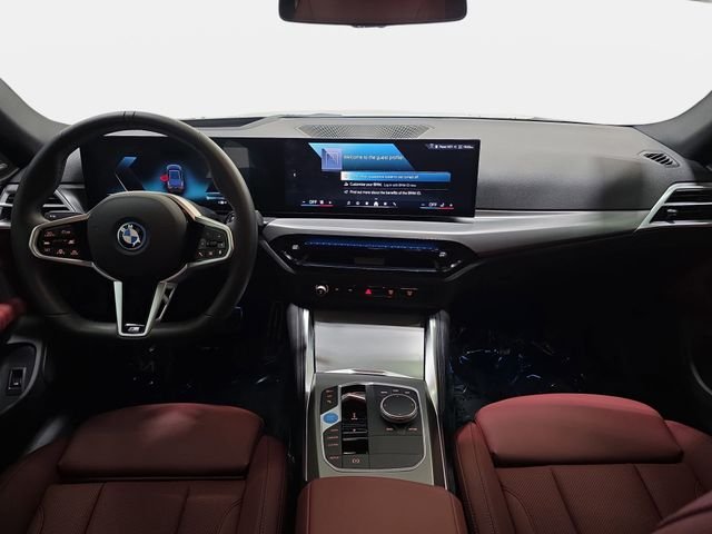 Used 2025 Black Sapphire Metallic BMW xDrive40 image 10