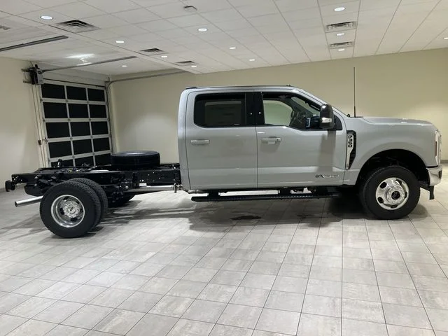 New 2026 Avalanche Gray Ford F-350® LARIAT® image 6