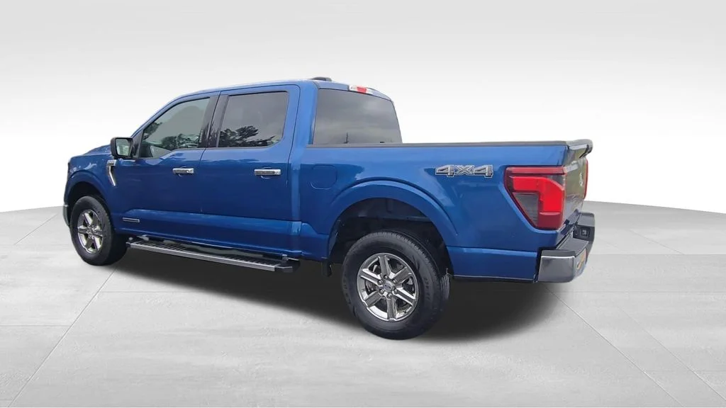 Used 2024 Blue Ford XLT image 6