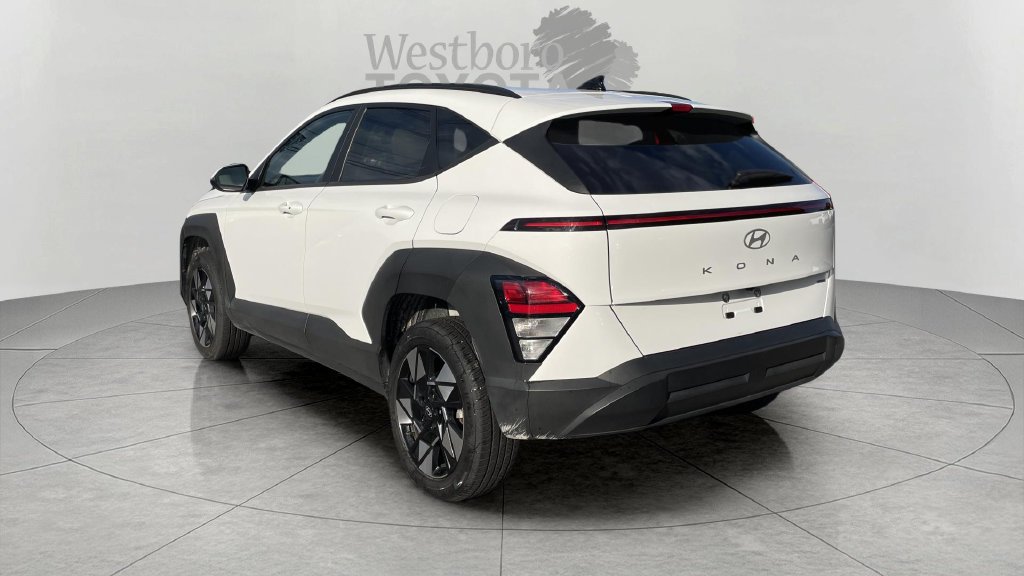 Used 2025 White Hyundai SEL image 5