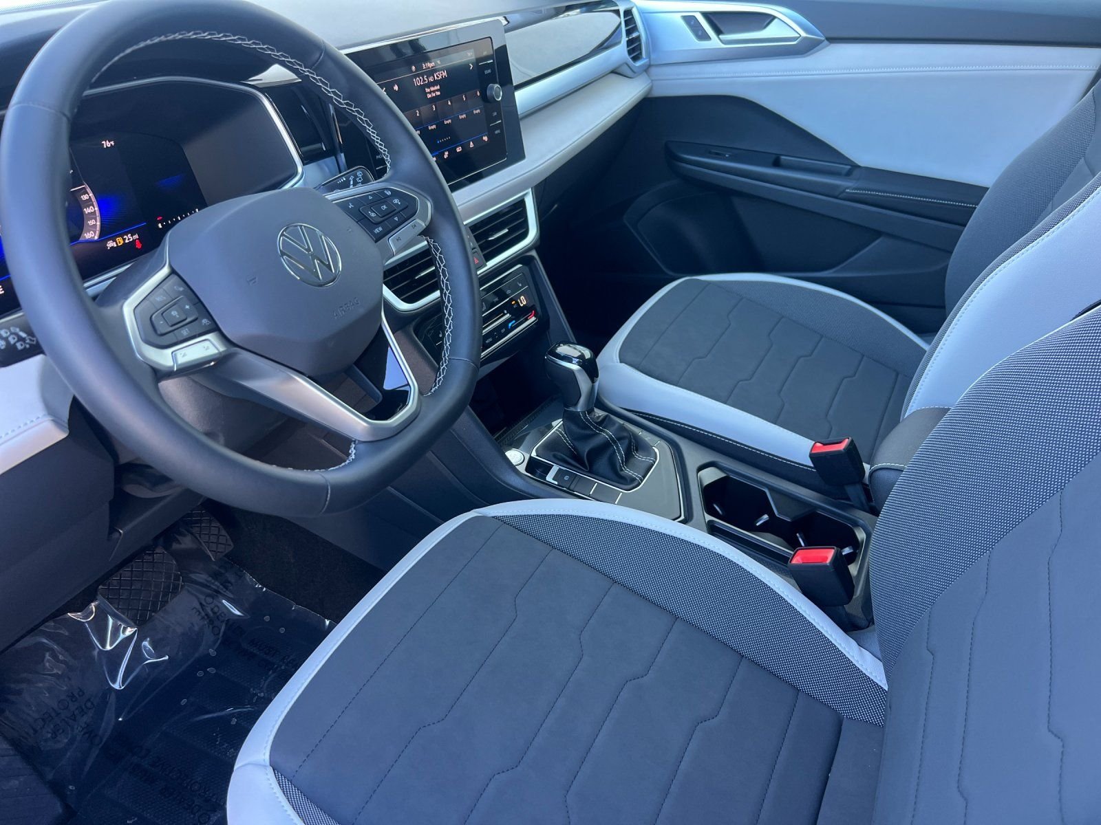 New 2026 Platinum Gray Metallic Volkswagen 1.5T SE image 9