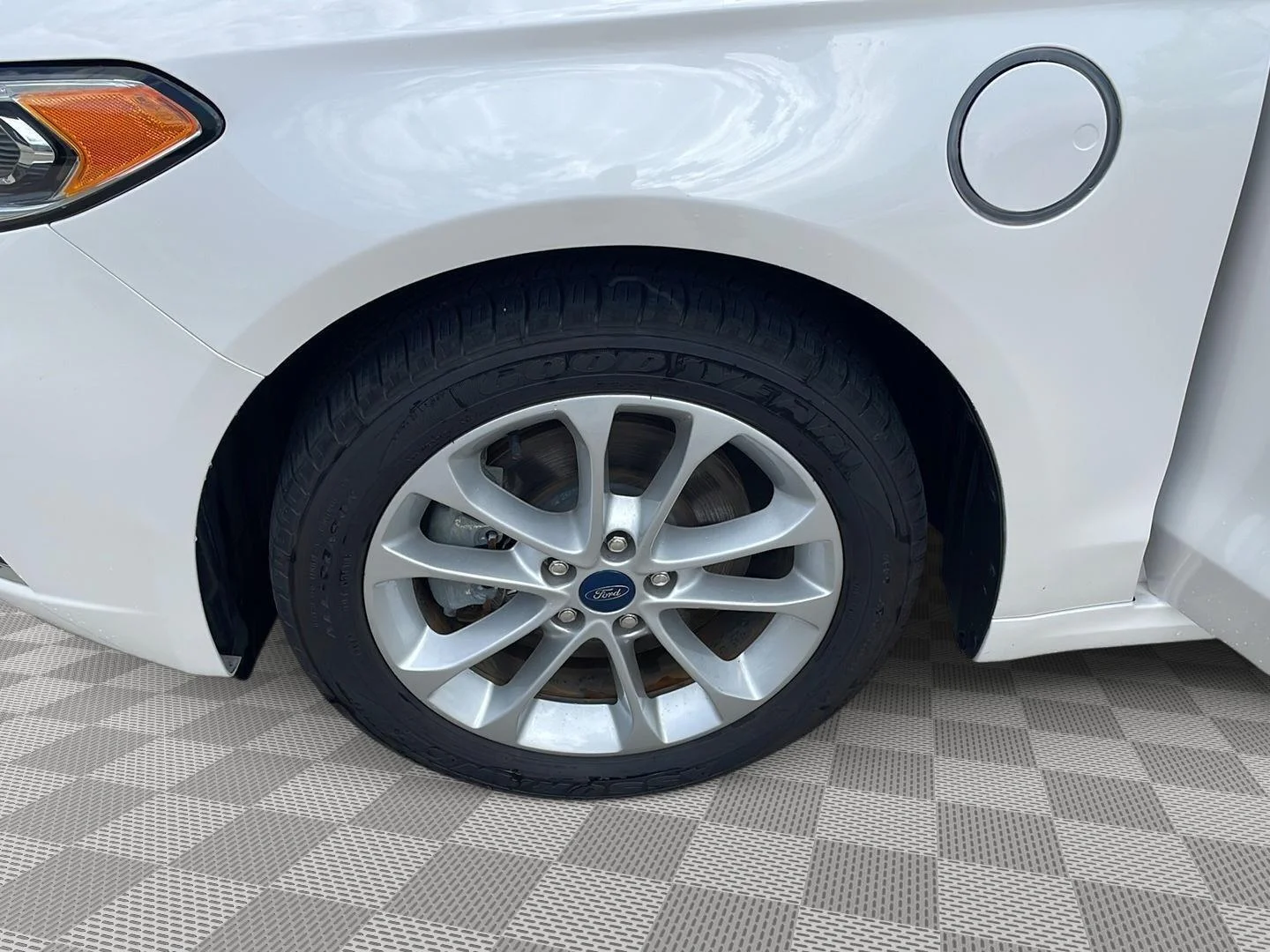 Certified Used 2019 White Platinum Metallic Tri-Coat Ford Titanium image 6