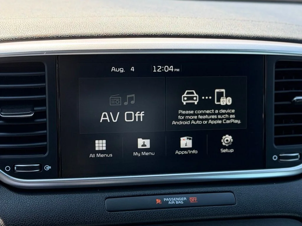 Used 2020 White Kia S image 15
