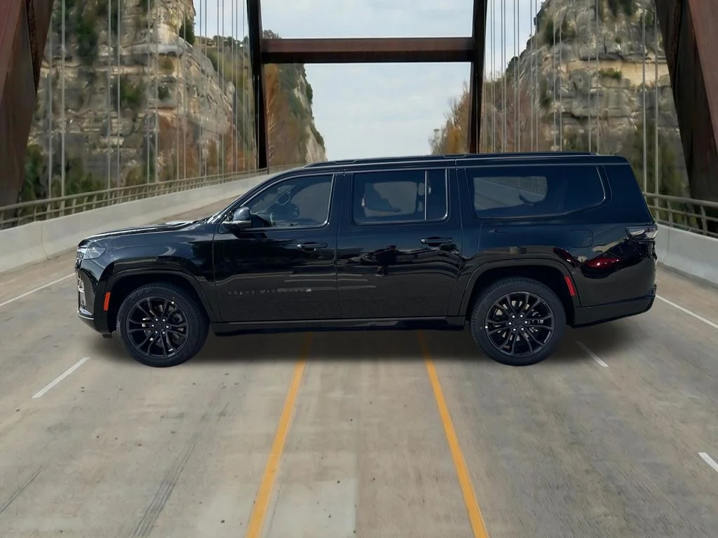 New 2026 High Gloss Black Exterior Paint Jeep Summit Reserve image 5