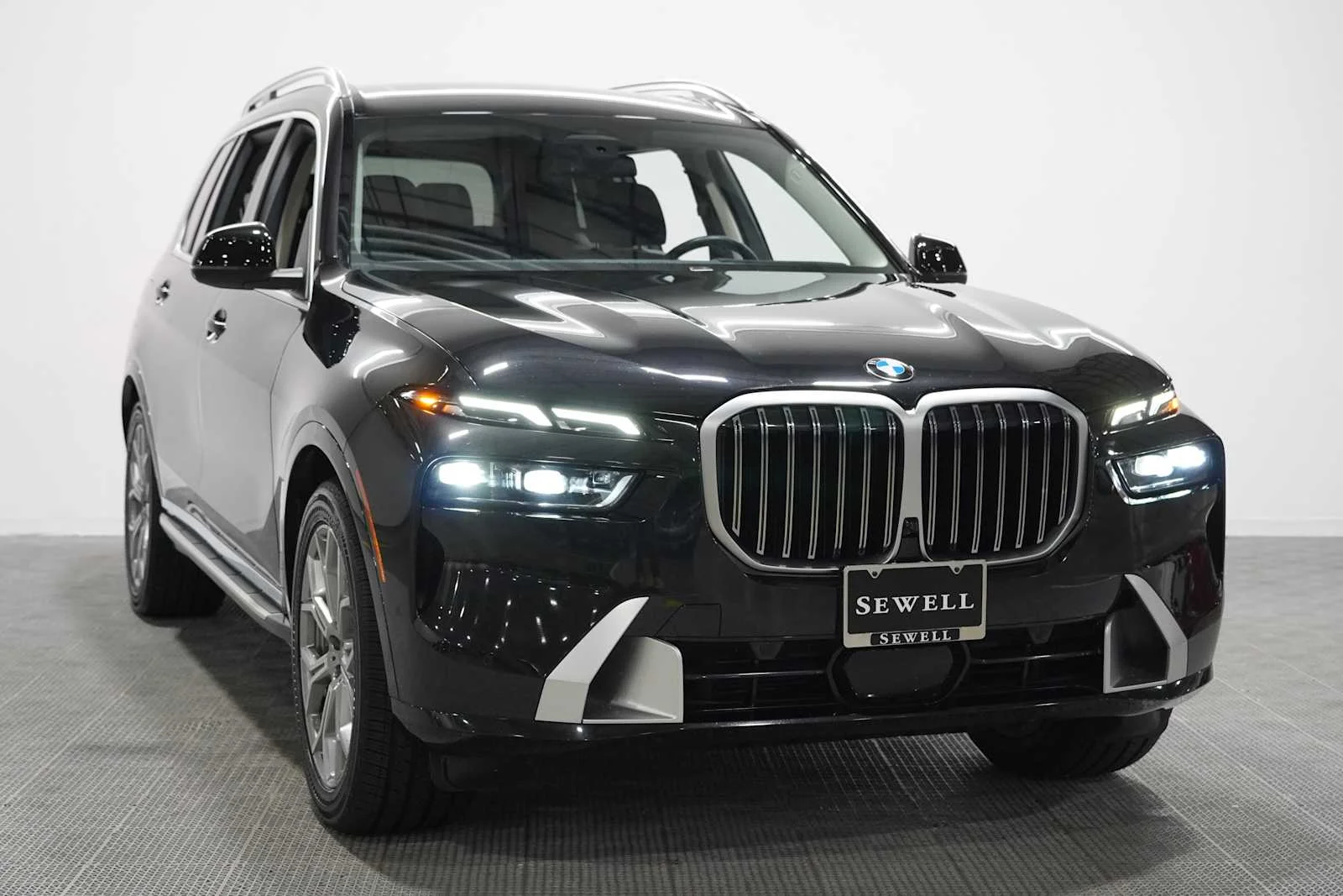 Certified Used 2026 Black Sapphire Metallic BMW xDrive40i image 3