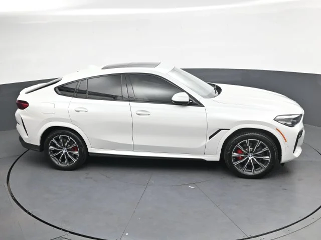 Used 2021 White BMW sDrive40i image 25