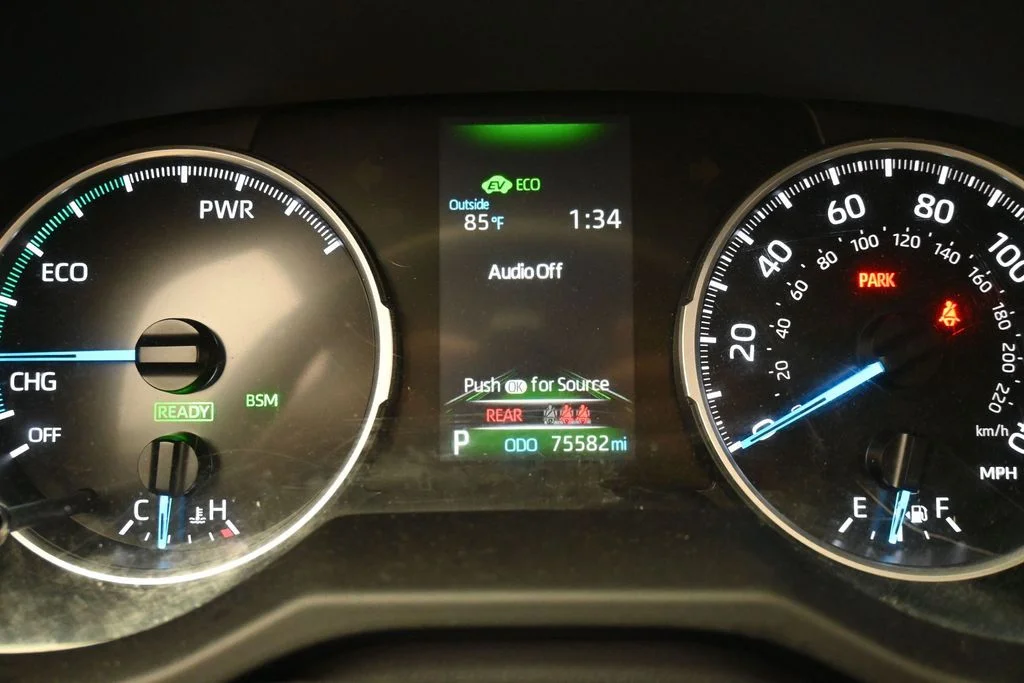 Used 2022 Gray Toyota XLE Premium image 14