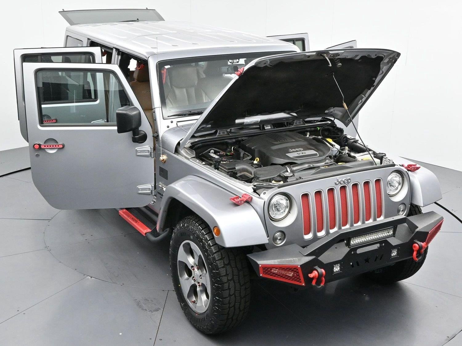Used 2017 Billet Silver Metallic Clearcoat Jeep Sahara image 47