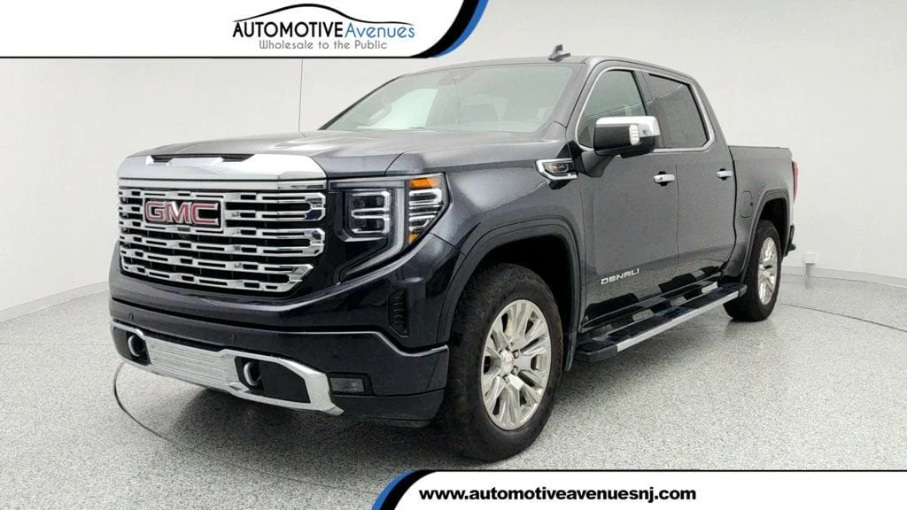 2023 GMC Sierra 4WD Crew Cab Short Box Denali's photo