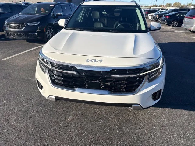 Certified Used 2024 Snow White Pearl Kia SX image 2