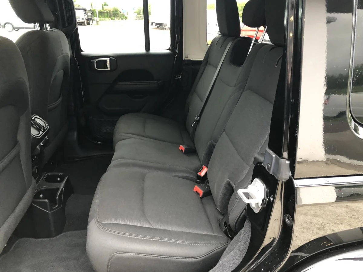 Used 2019 Black Jeep Unlimited Sahara 4x4 image 18