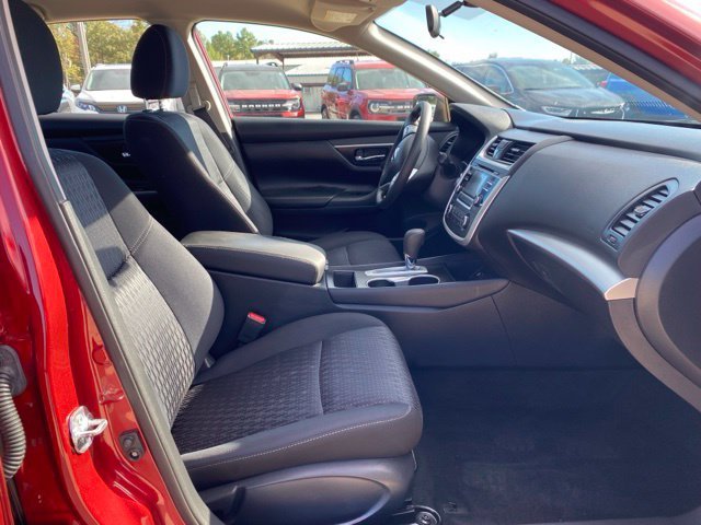 Used 2017 Red Nissan 2.5 S image 16