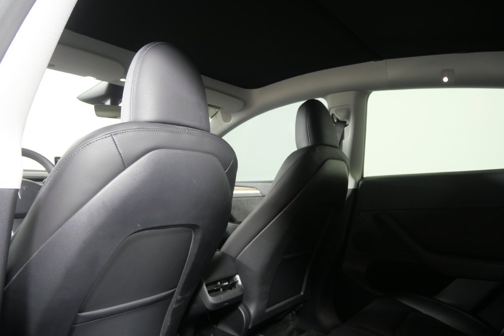 Used 2023  Tesla Performance image 18
