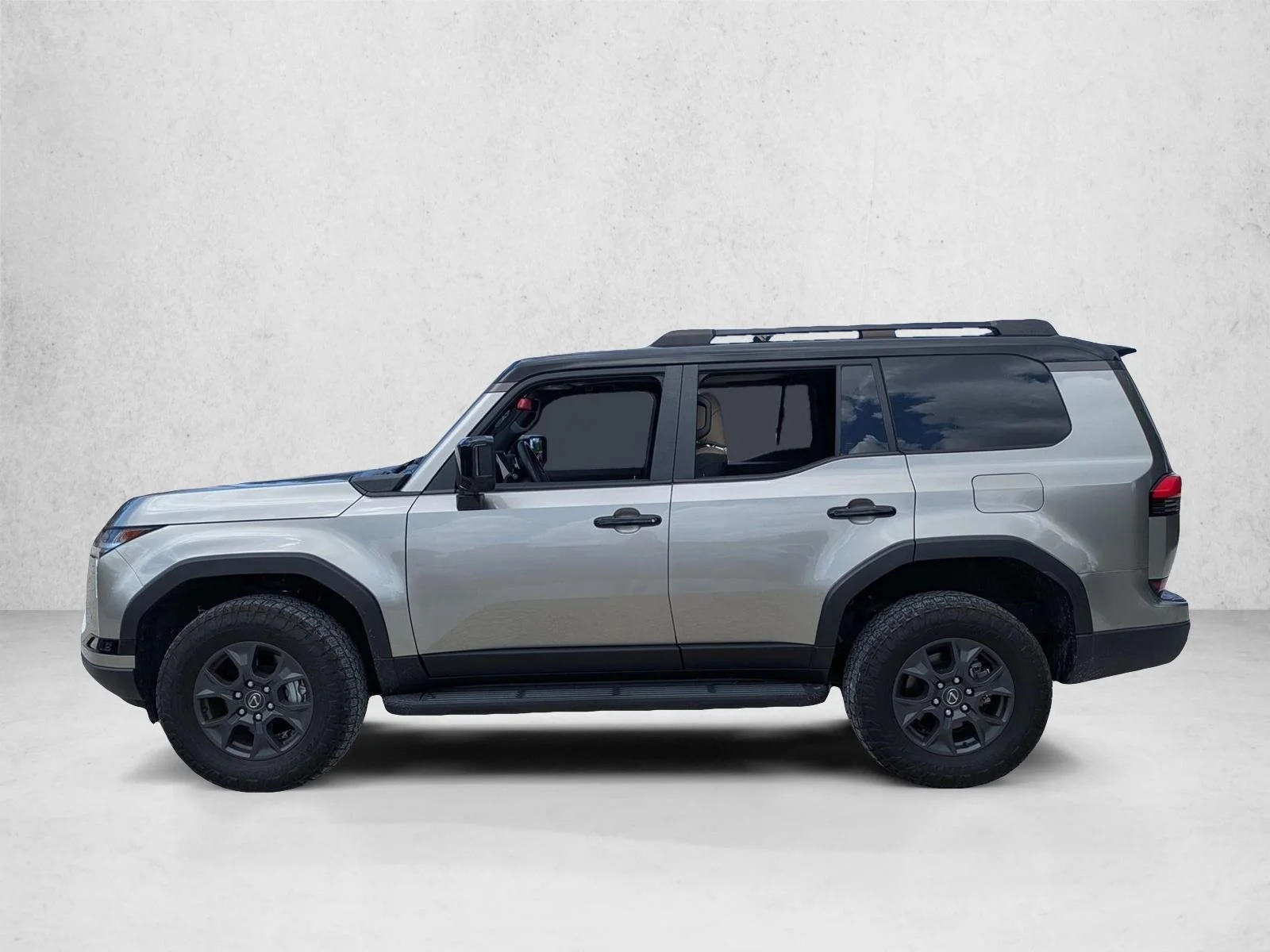 Used 2024 Atomic Silver Lexus GX 550 Overtrail image 8