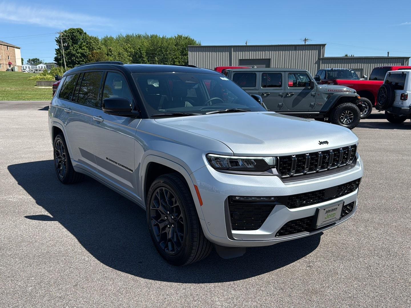 New 2026 Silver Zynith Exterior Paint Jeep Summit image 2