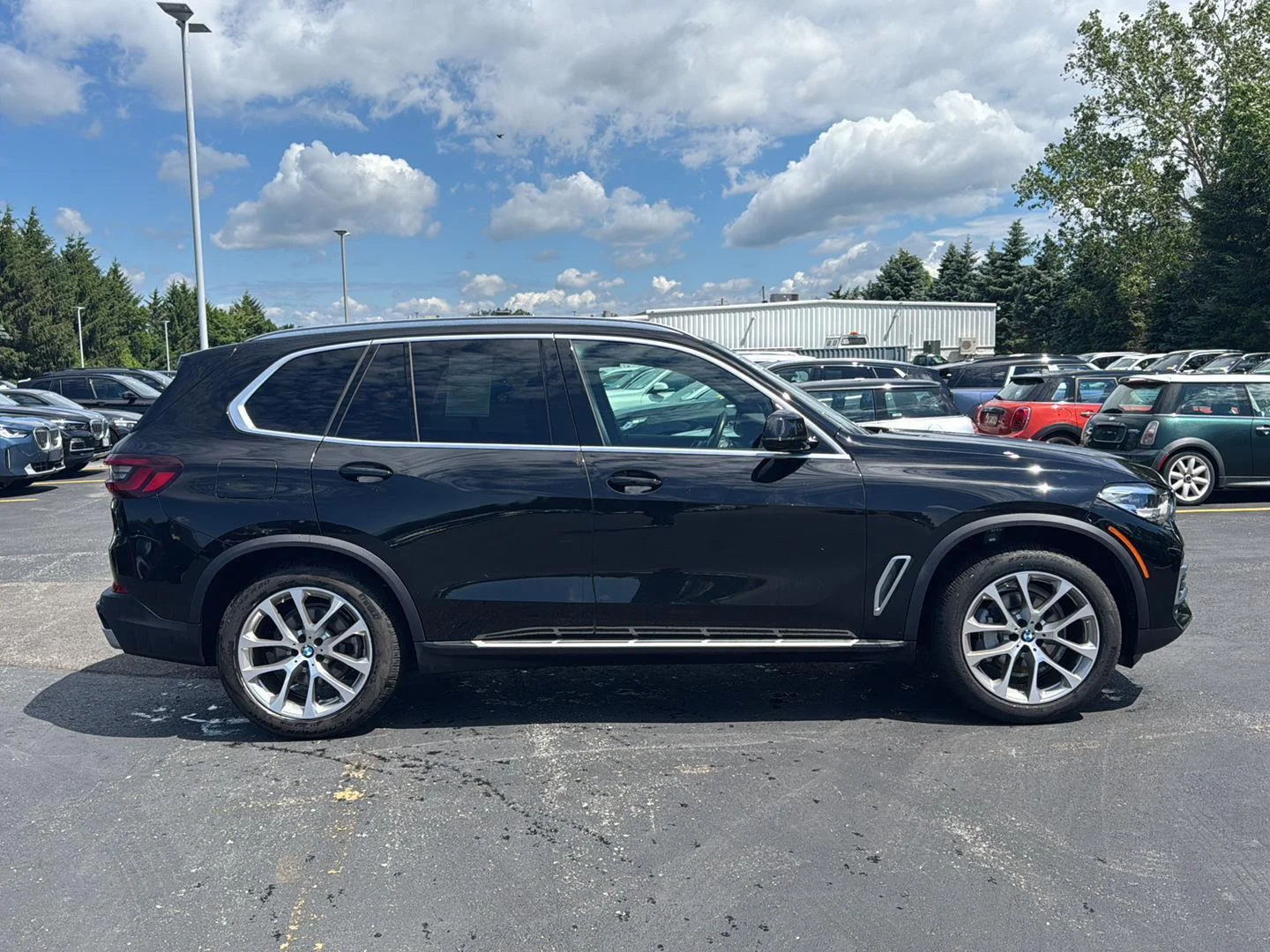 Used 2022 Jet Black BMW xDrive40i image 2