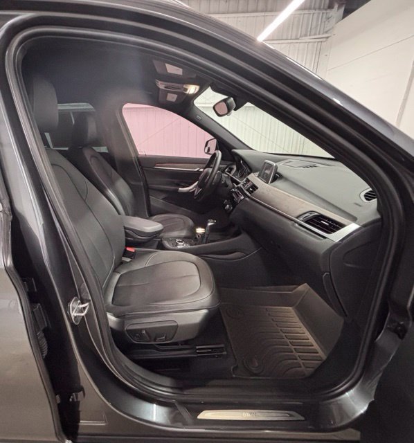 Used 2017 Gray BMW xDrive28i image 18