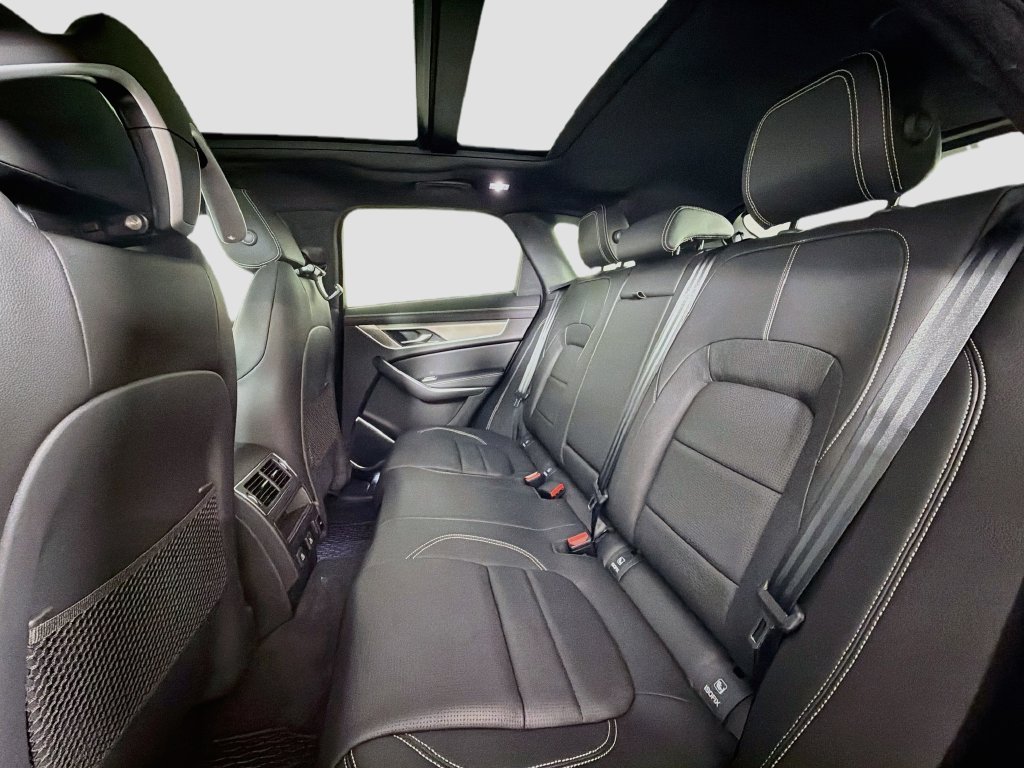 New 2026 Santorini Black Jaguar P250 R-Dynamic S image 26