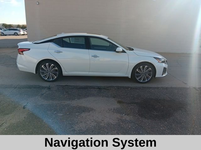 2025 Nissan Altima 2.5 SL photo 2