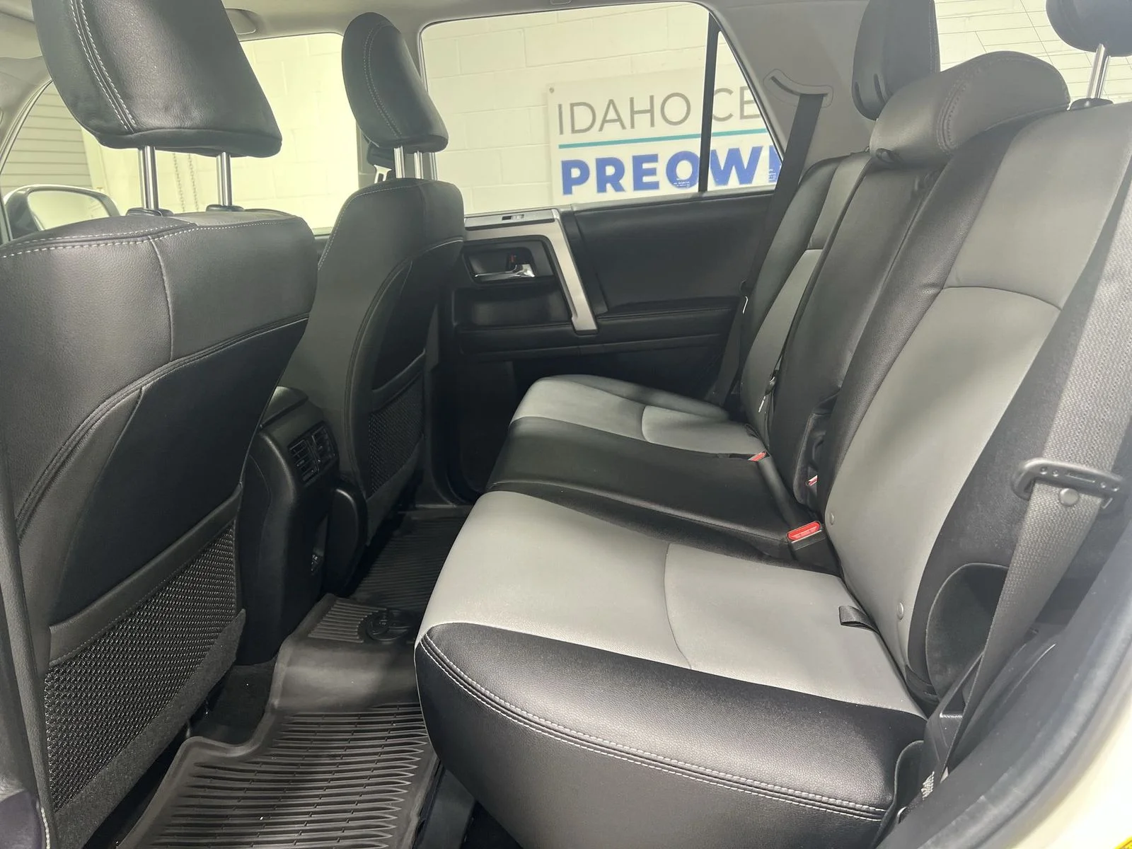 Used 2021 White Toyota SR5 Premium image 23