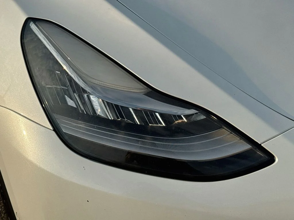 Used 2021 White Tesla Long Range image 32