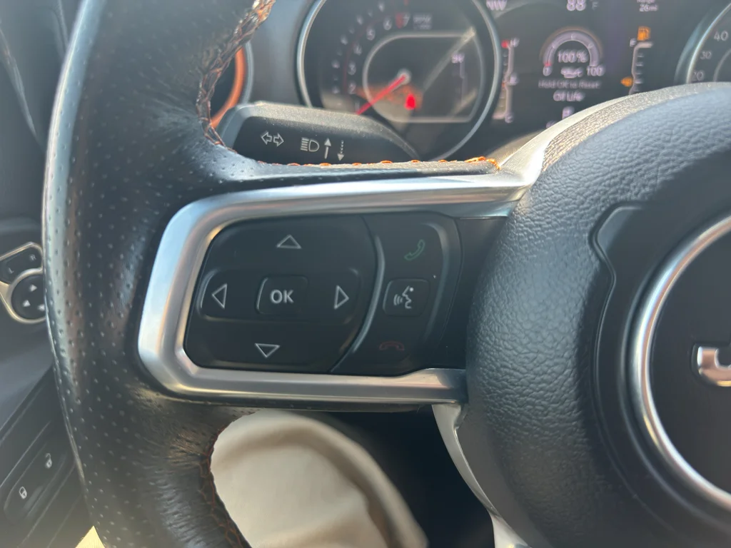 Used 2022 Sting-Gray Clearcoat Jeep Mojave image 33