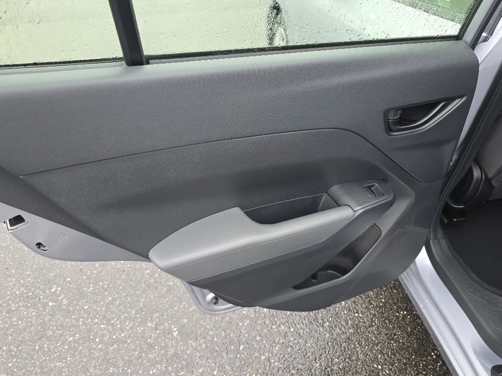 Used 2024 Ice Silver Metallic Subaru  image 30
