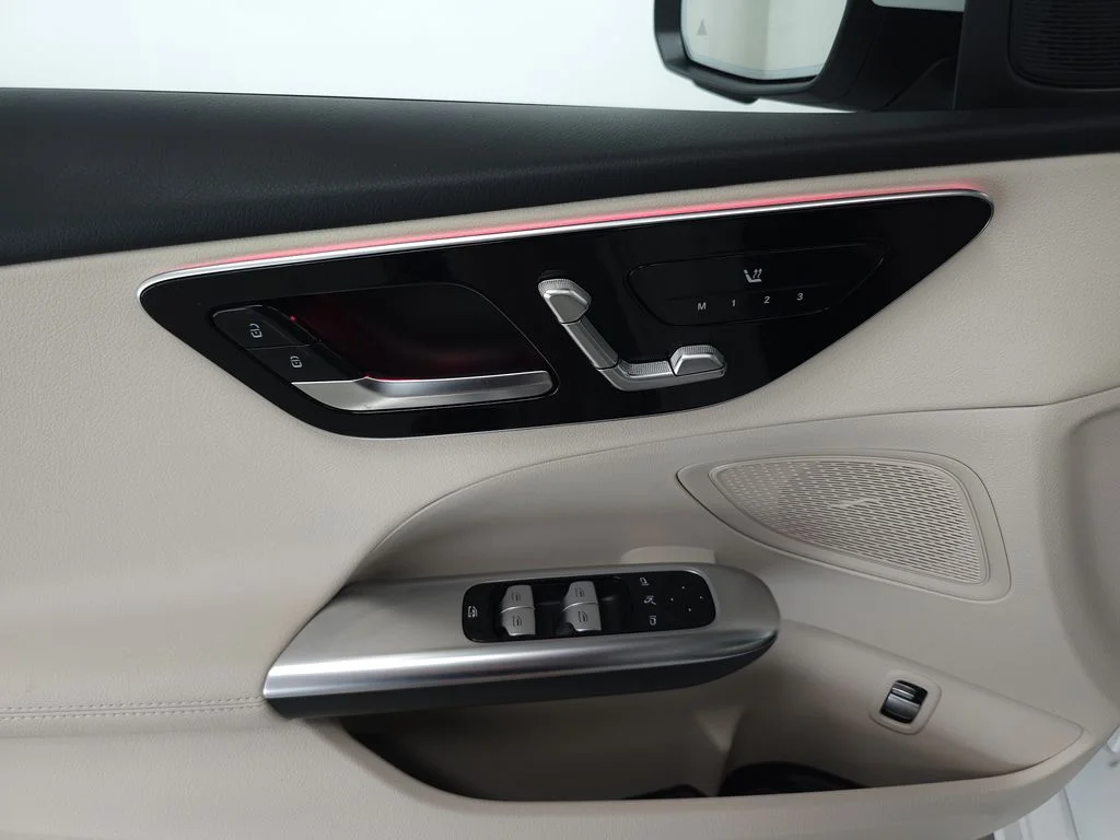Used 2026 Polar White Mercedes-Benz C 300 image 6