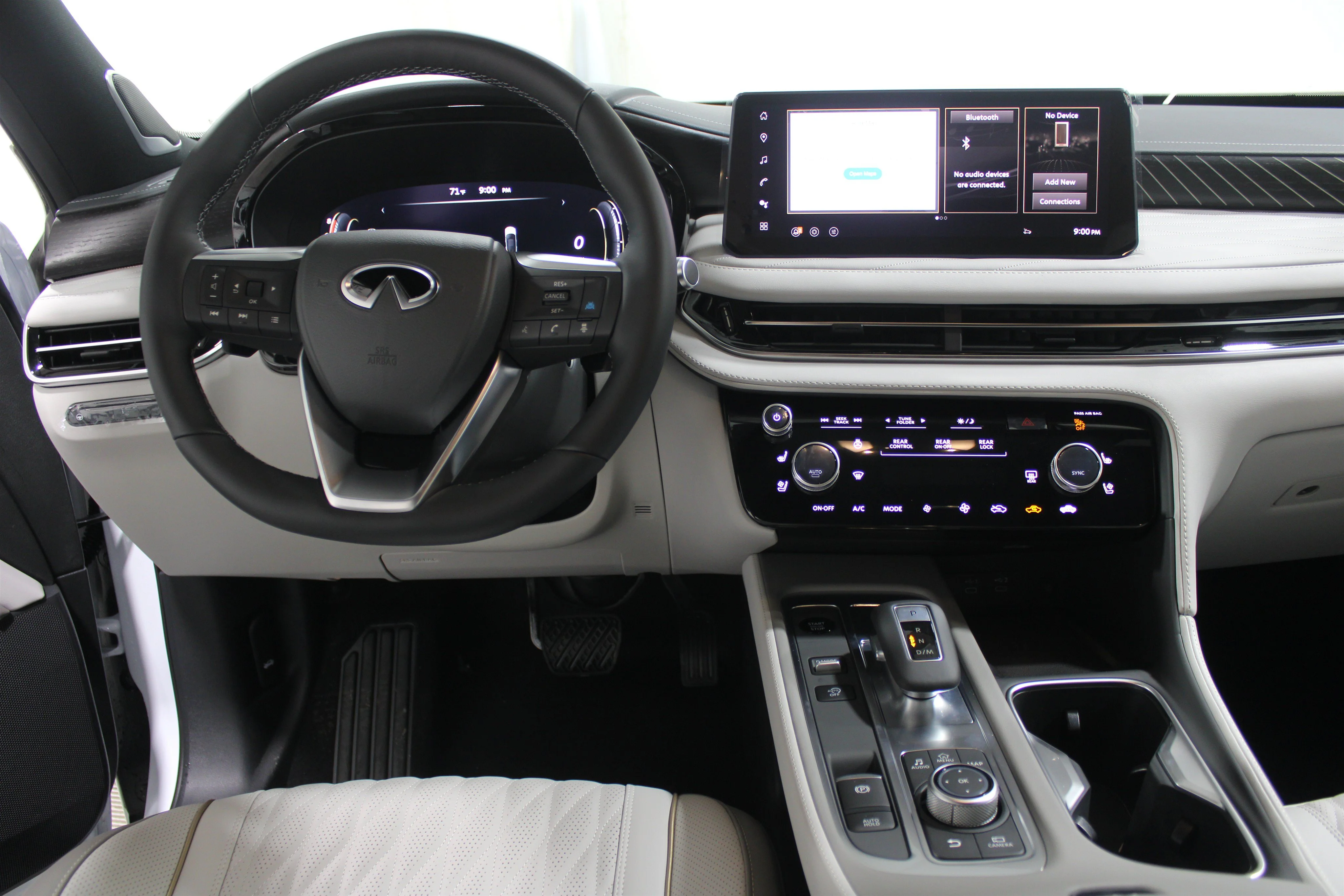 Used 2026 Radiant White/Black Obsidian INFINITI AUTOGRAPH image 2