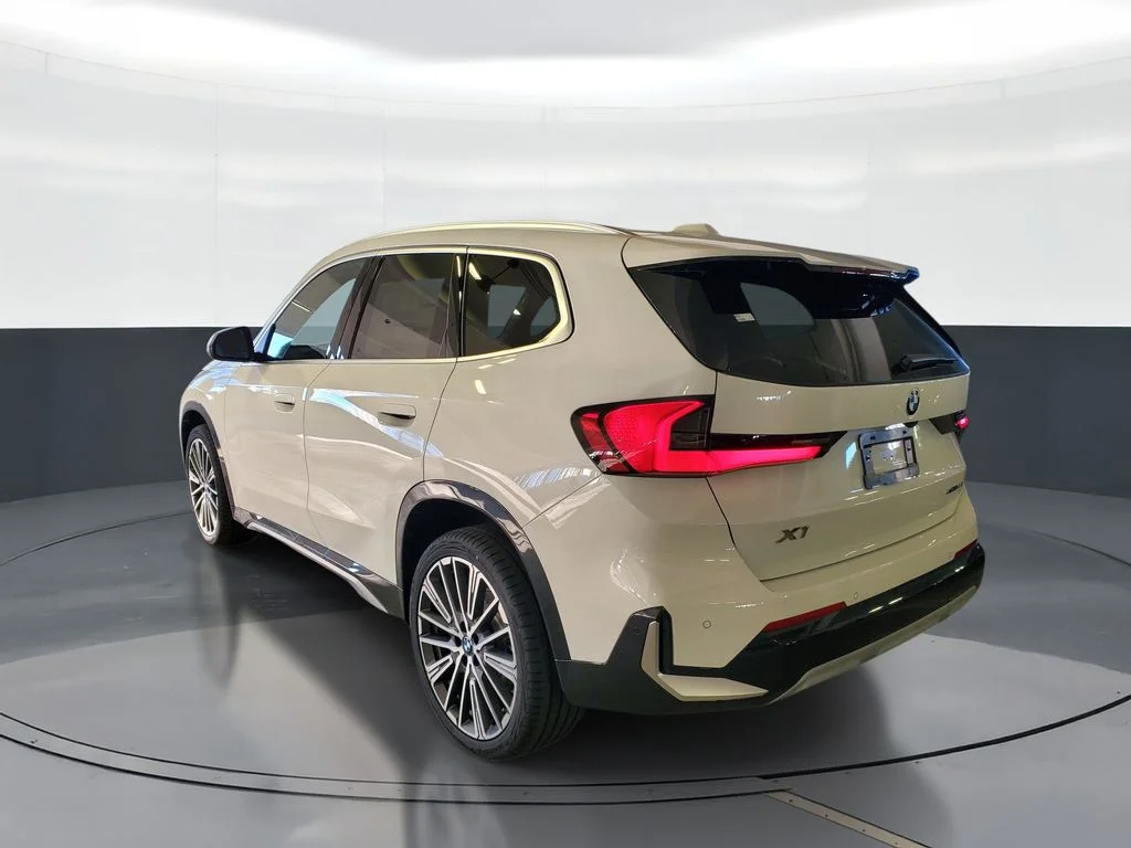 New 2026 White BMW xDrive28i image 4