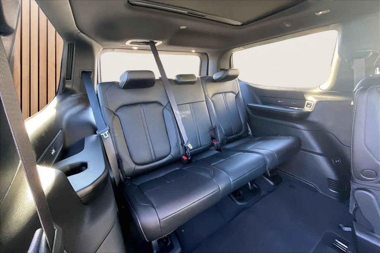 New 2026 Silver Zynith Jeep Limited Reserve image 24
