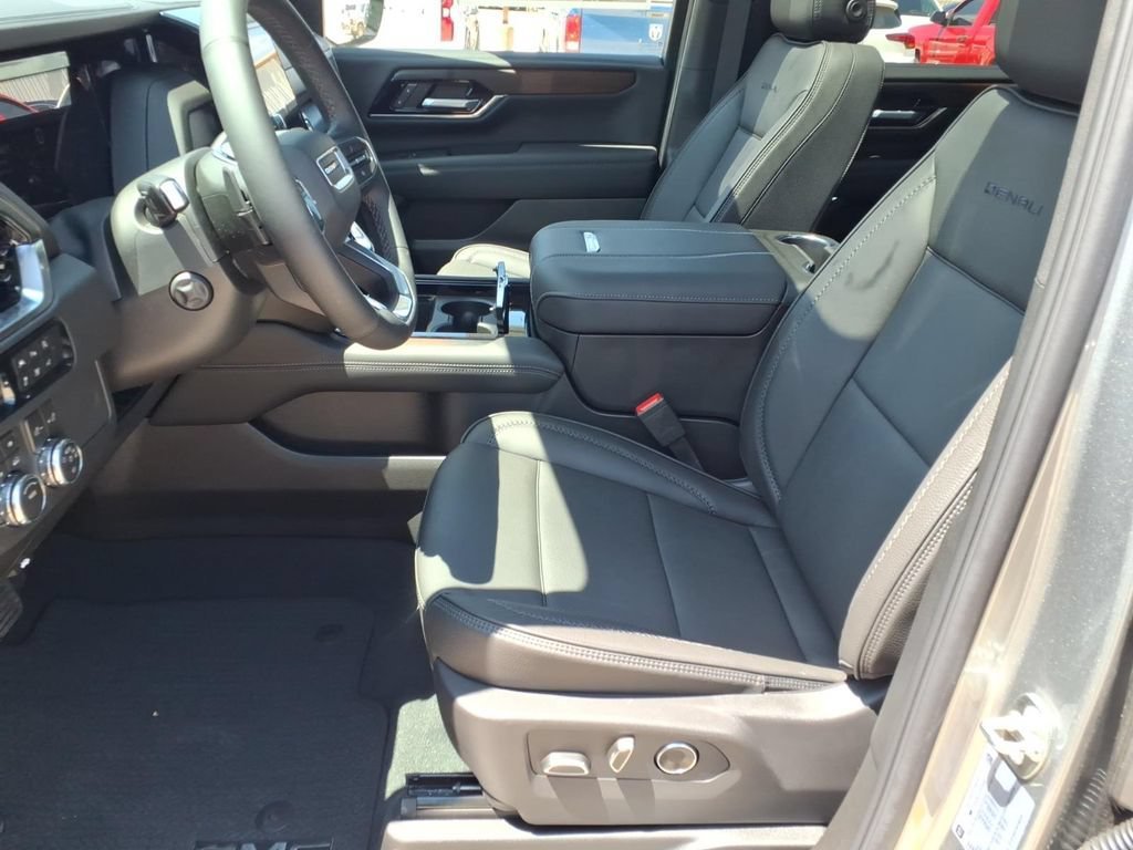 2026 GMC Yukon XL Denali - Photo 15